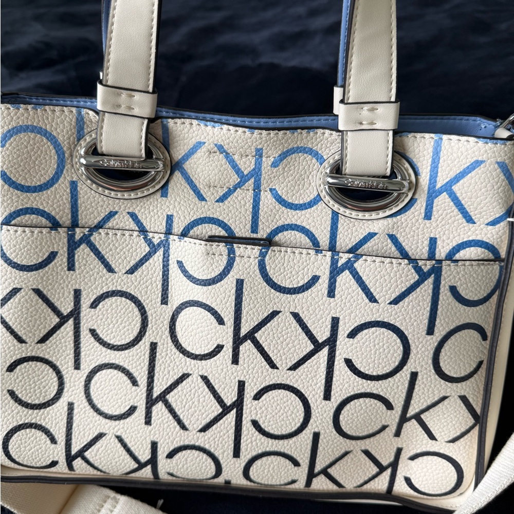 Calvin Klein White and Blue Geometric Tote Bag - Picture 3 of 9